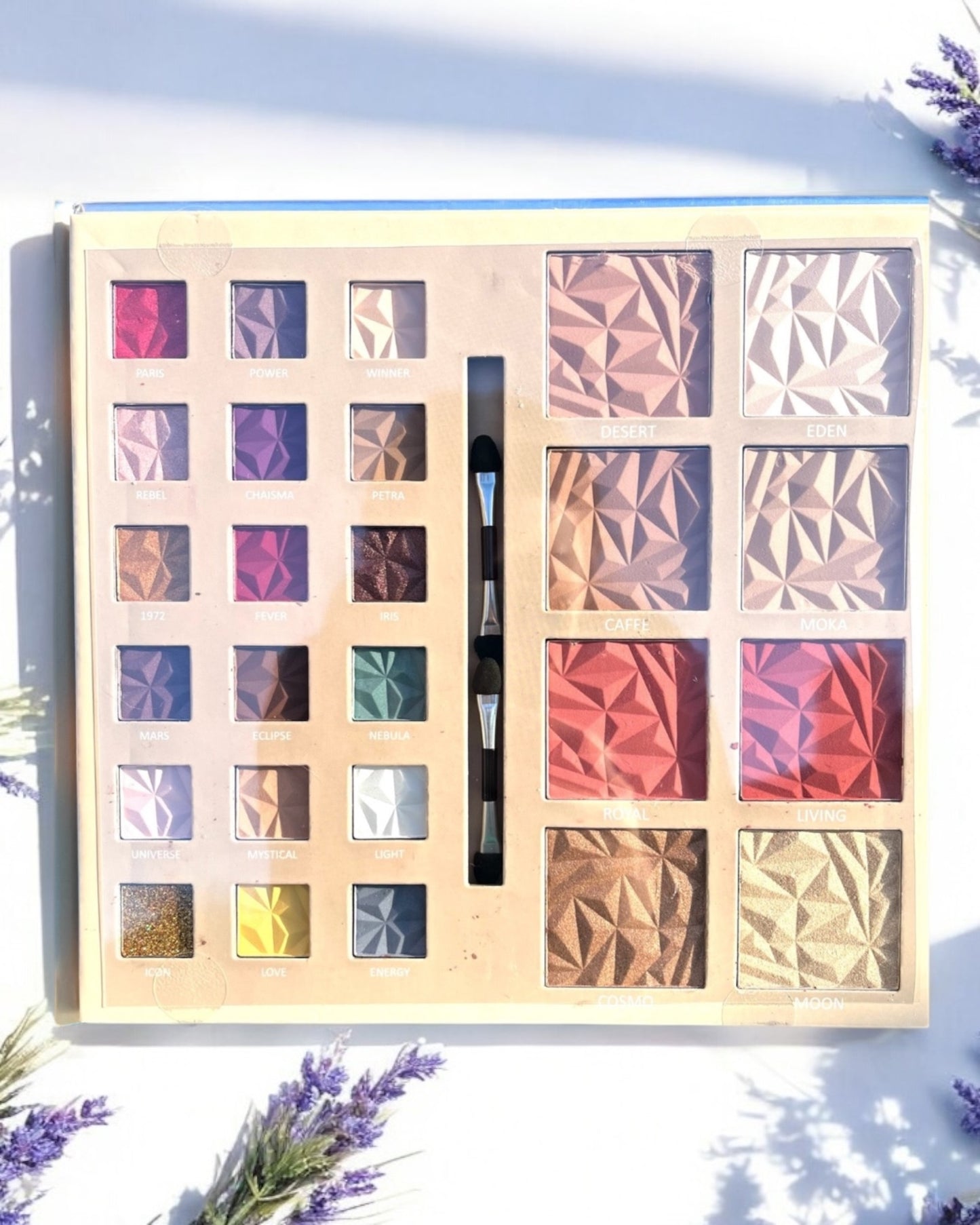 Palette de maquillage avec miroir